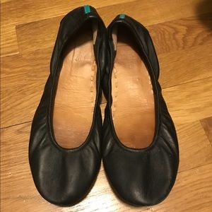 Black Tieks flats